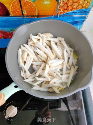 素炒白灵菇的做法步骤：5
