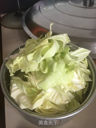 腊肉炒包心菜的做法步骤：1