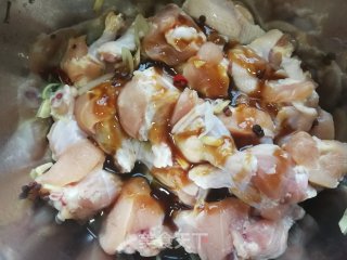 香酥炸鸡腿的做法步骤：1