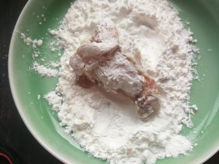 香酥炸鸡腿的做法步骤：6