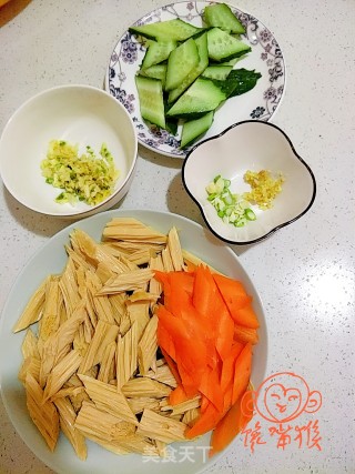 素烧腐竹的做法步骤：1