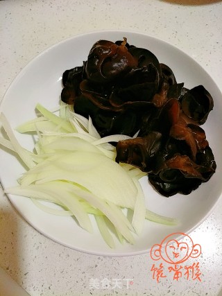 爽口木耳的做法步骤：2