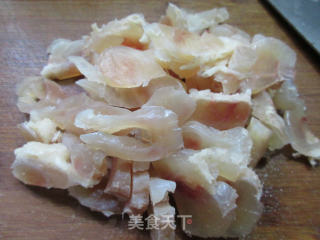 剁椒牛筋炒大白菜的做法步骤：2