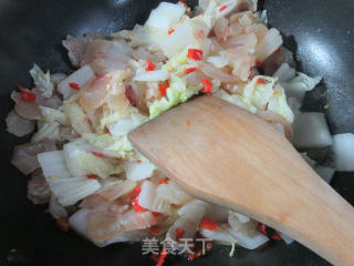 剁椒牛筋炒大白菜的做法步骤：5