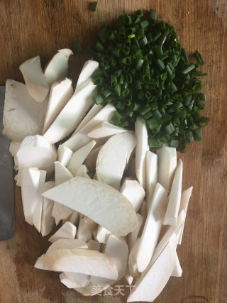 蚝油杏鲍菇的做法步骤：1