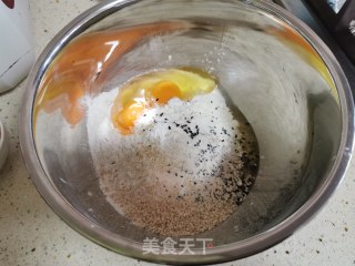 广式南乳蛋散的做法步骤：2