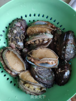 浇汁鲍鱼的做法步骤：1