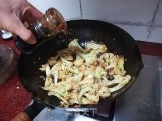 干煸腊肉菜花的做法步骤：10