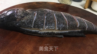 清蒸鲈鱼的做法步骤：1
