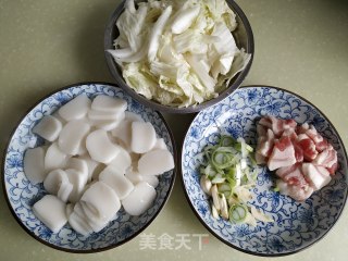 五花肉炒年糕的做法步骤：1