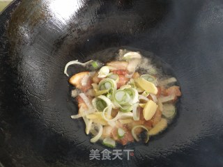 五花肉炒年糕的做法步骤：4