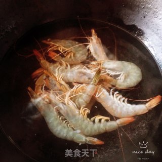 辣汁白灼虾的做法步骤：3