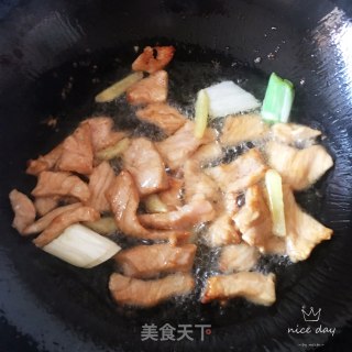 蒜台炒肉的做法步骤：7