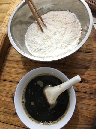 红糖馒头的做法步骤：1