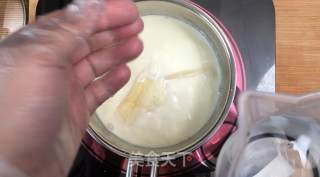 新年快乐，超嫩牛奶布丁（原味和抹茶味），免烤箱甜点的做法步骤：3