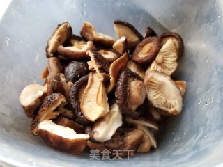 花胶冬菇炆海参的做法步骤：6
