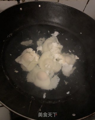 元宝饺子的做法步骤：1