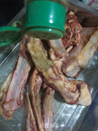 喜气洋洋烤羊排的做法步骤：3