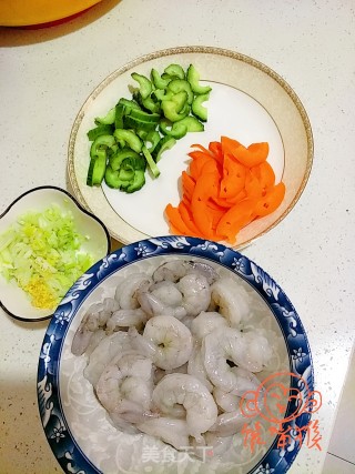 清炒虾仁的做法步骤：2