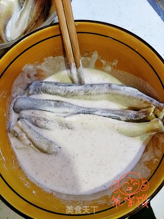 干炸沙丁鱼的做法步骤：4