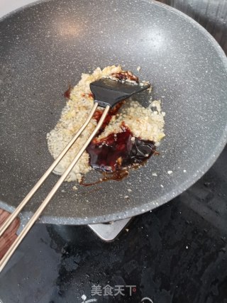 蒜蓉粉丝蒸扇贝的做法步骤：4