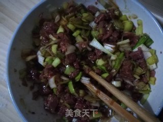 酱牛肉馅饼的做法步骤：2