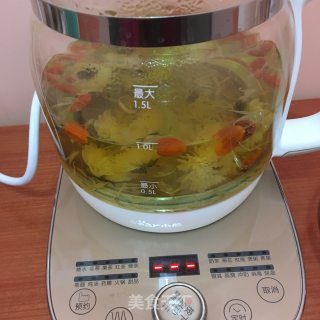 冰糖菊花枸杞茶的做法步骤：4