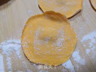 团圆美满元宝饺子的做法步骤：2