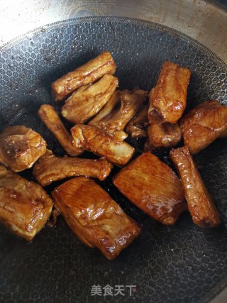 糖醋排骨的做法步骤：2