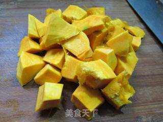 红南瓜大米粥的做法步骤：3