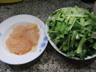 海蜇拌芹菜的做法步骤：1