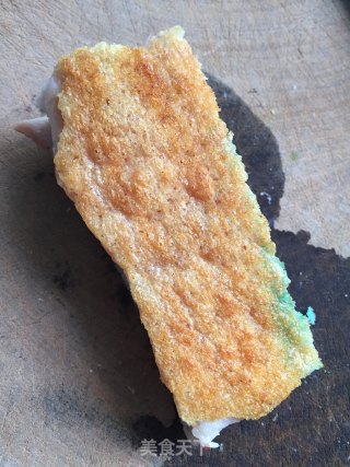 蒜苗黑木耳炒烧肉的做法步骤：1