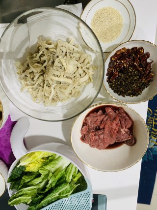 水煮牛肉牛百叶的做法步骤：1