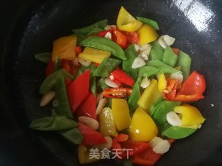 彩椒炒荷兰豆的做法步骤：10