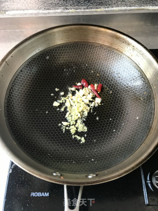 木耳烧豆腐的做法步骤：4