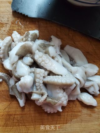 黄豆酱炒八爪鱼的做法步骤：1