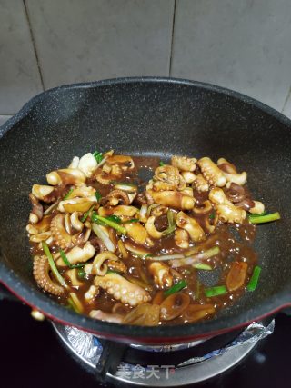 黄豆酱炒八爪鱼的做法步骤：11