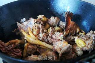 小鸡炖粉条的做法步骤：2