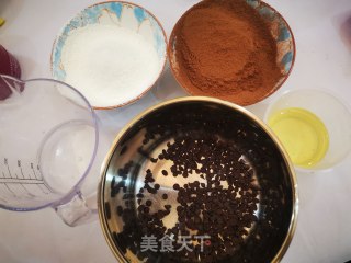 奶油巧克力蛋糕的做法步骤：1