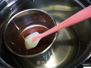 奶油巧克力蛋糕的做法步骤：2
