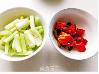 爆炒牛肚的做法步骤：2