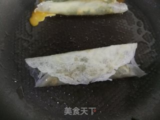 韭菜鸡蛋卷饼的做法步骤：4