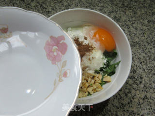 鱼豆腐菠菜鸭蛋饼的做法步骤：8
