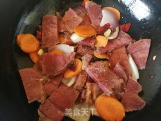 胡萝卜洋葱炒牛肉的做法步骤：8