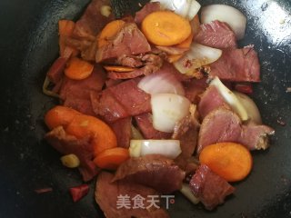 胡萝卜洋葱炒牛肉的做法步骤：9