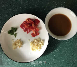 红极参烩毛豆的做法步骤：3
