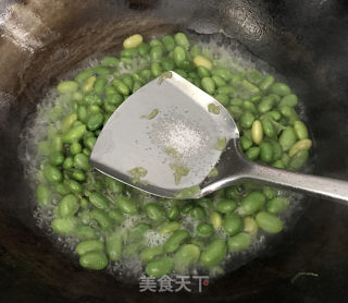 红极参烩毛豆的做法步骤：5