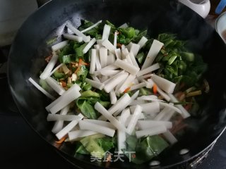 冬笋香菇炒年糕的做法步骤：6