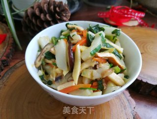 冬笋香菇炒年糕的做法步骤：7