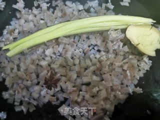 猪皮冻的做法步骤：4